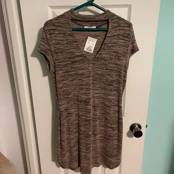 Dress - Picture 1 of 1